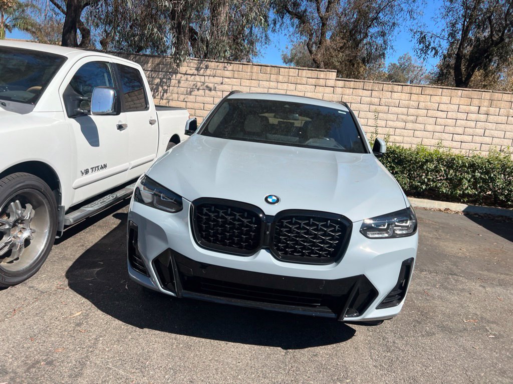 Used 2024 BMW X4 xDrive30i w/ Premium Package AWD/4WD image 2