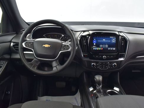 Used 2023 Chevrolet Traverse LT FWD image 9