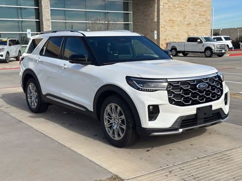 New 2026 Ford Explorer Platinum image 18
