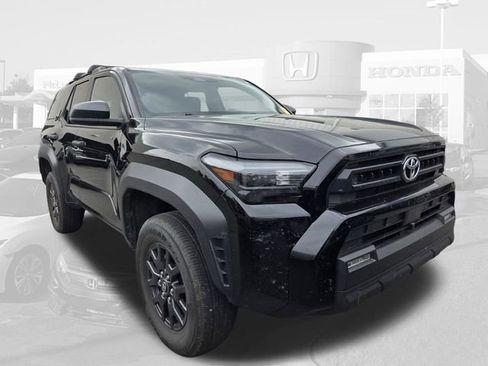 Used 2025 Toyota 4Runner SR5 AWD/4WD image 2