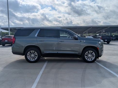 Used 2024 GMC Yukon SLT w/ SLT Luxury Package AWD/4WD image 6
