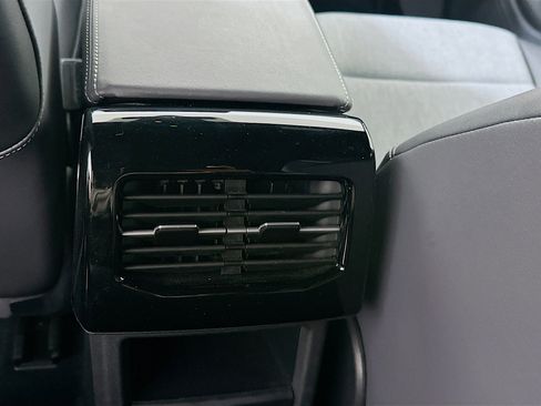 Used 2023 Volkswagen ID.4 Pro image 26