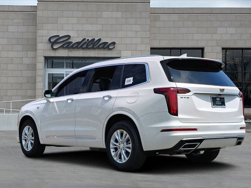 New 2025 Cadillac XT6 Luxury w/ LPO, Premium Carpet Package image 4