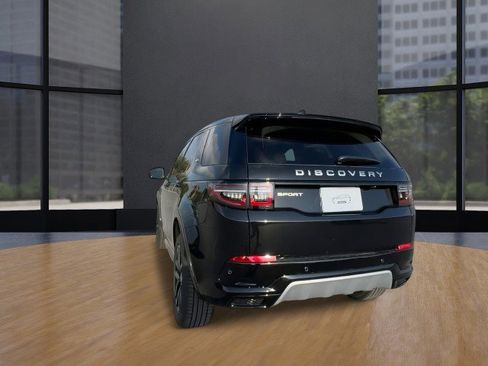 New 2025 Land Rover Discovery Sport S image 6
