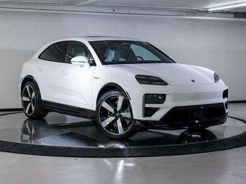 New 2026 Porsche Macan Turbo Electric image 9