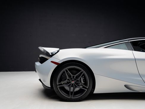 Used 2018 McLaren 720S image 36