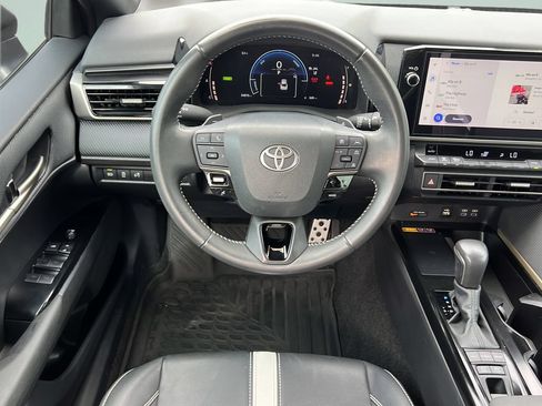 Used 2025 Toyota Camry SE w/ Multimedia Upgrade Package FWD image 11