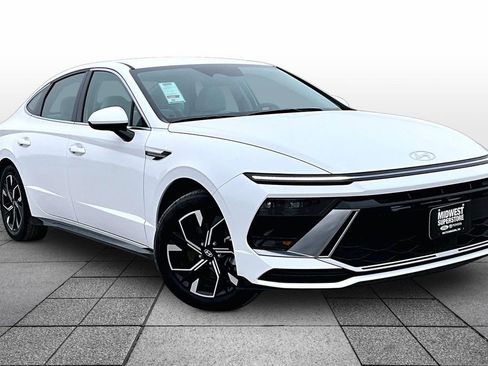 Used 2025 Hyundai Sonata SEL image 2