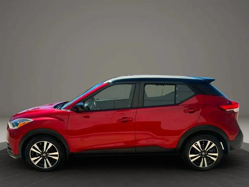 Used 2018 Nissan Kicks SV w/ Exterior Package FWD image 9