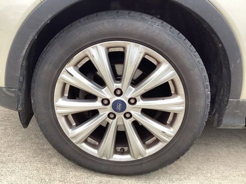 Used 2017 Ford Escape Titanium image 5