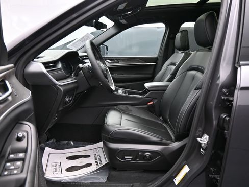 Used 2026 Jeep Grand Cherokee L Limited w/ Limited Altitude Package AWD/4WD image 9