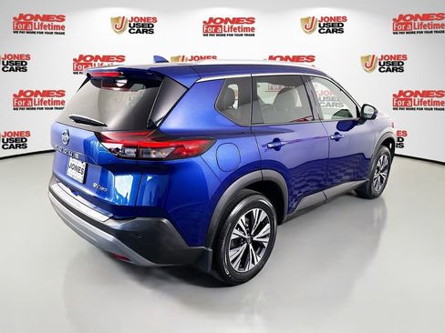Certified 2021 Nissan Rogue SV w/ Premium Package AWD/4WD image 16