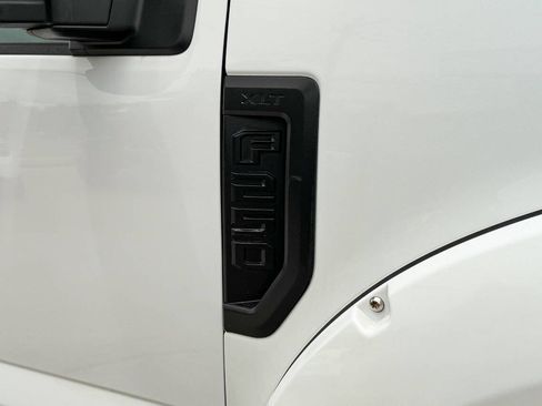 Used 2017 Ford F250 XLT w/ XLT Value Package AWD/4WD image 14