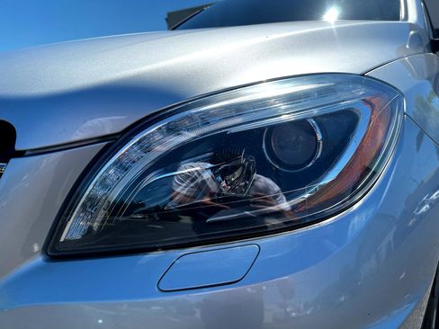 Used 2012 Mercedes-Benz ML 63 AMG 4MATIC image 28