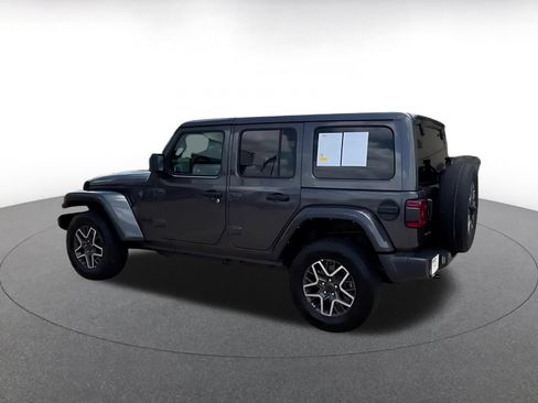 Used 2025 Jeep Wrangler Unlimited Sahara AWD/4WD image 7