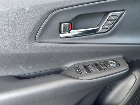 Certified 2025 Toyota Prius Plug-In Hybrid image 12