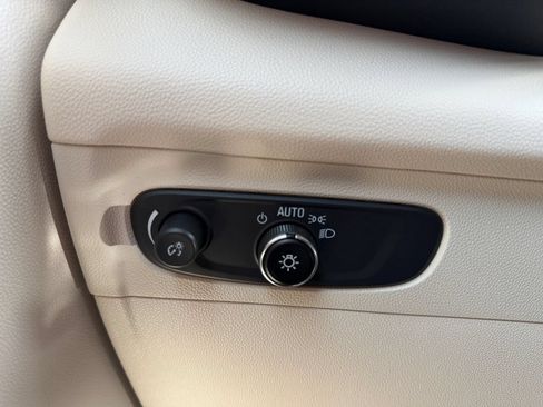 Used 2023 Buick Envision Preferred FWD image 22