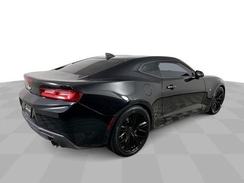 Used 2017 Chevrolet Camaro LT RWD image 8