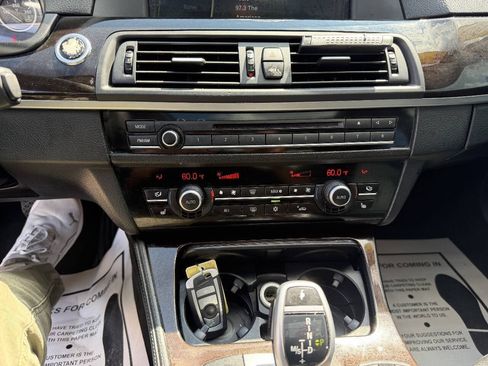 Used 2011 BMW 528i Sedan RWD image 12