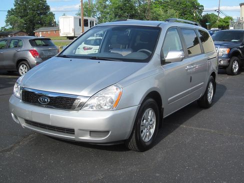 Used 2012 Kia Sedona LX w/ PWR Pkg FWD image 2
