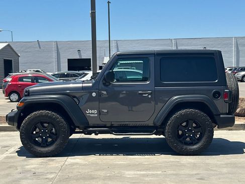 Used 2018 Jeep Wrangler Sport AWD/4WD image 6