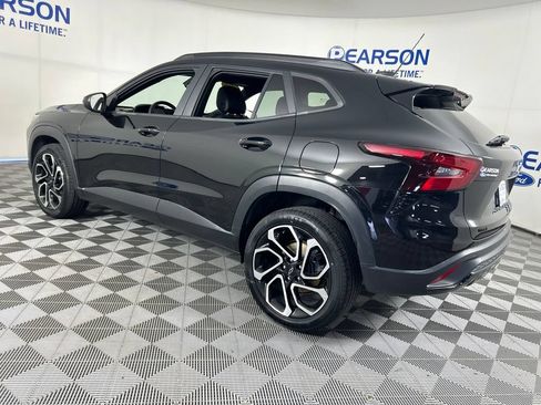 Used 2024 Chevrolet Trax RS w/ Driver Confidence Package FWD image 12