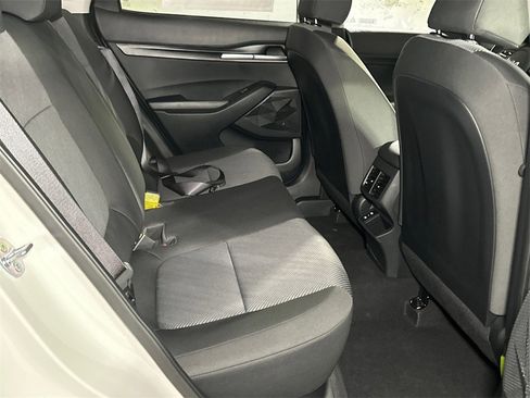 New 2026 Kia Seltos LX image 12