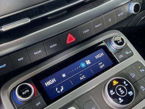 Certified 2025 Hyundai Palisade Calligraphy AWD/4WD image 16