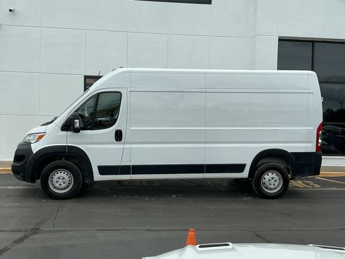 Used 2025 RAM ProMaster 2500 w/ Convenience Group FWD image 5
