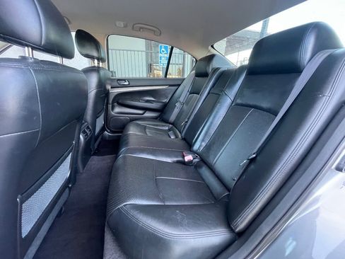 Used 2011 INFINITI G37 Journey image 15