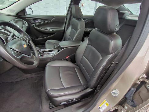 Certified 2022 Chevrolet Malibu LT w/ Leather Package image 19