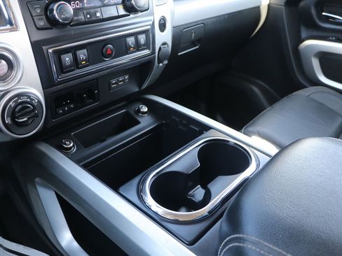 Used 2019 Nissan Titan PRO-4X w/ Pro-4x Convenience Package image 26