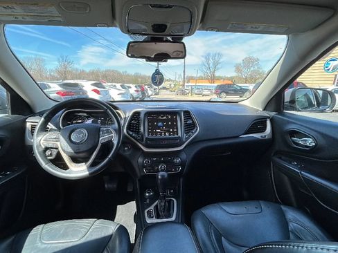 Used 2017 Jeep Cherokee Limited image 13