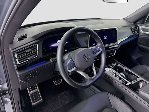 Used 2025 Volkswagen Atlas Cross Sport SEL R-Line image 9