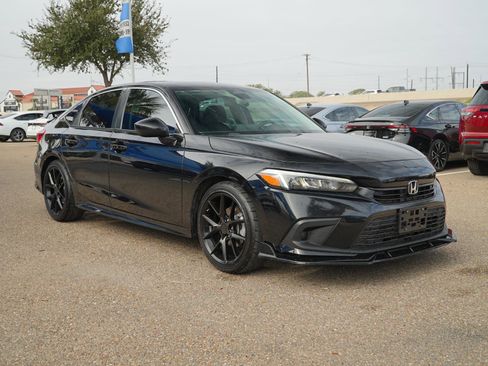 Used 2023 Honda Civic EX image 3