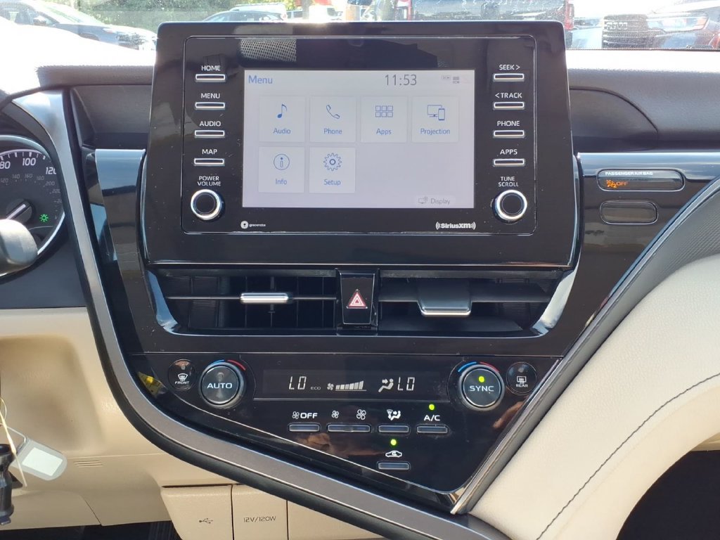 Used 2022 Toyota Camry LE FWD image 7