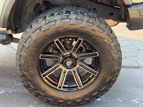 Used 2023 Ford Bronco Black Diamond AWD/4WD image 7