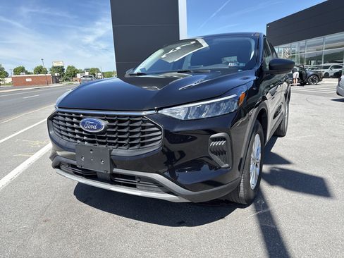 Used 2025 Ford Escape Active AWD/4WD image 8