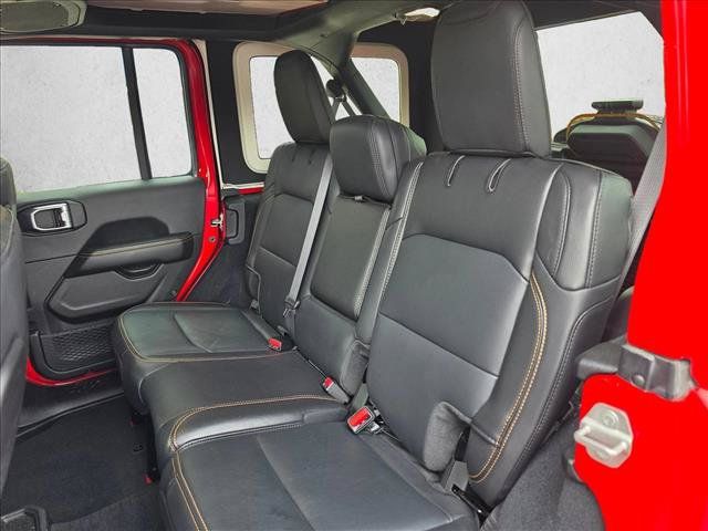 Used 2024 Jeep Wrangler Unlimited Sahara w/ Technology Group AWD/4WD image 12