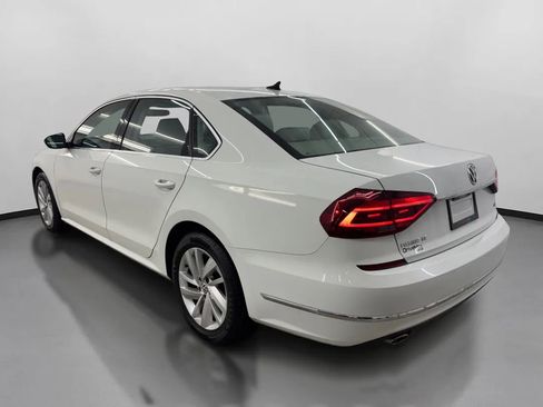 Used 2018 Volkswagen Passat 2.0T SE w/ SE Lighting Package image 7