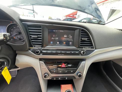 Used 2018 Hyundai Elantra SEL FWD image 18