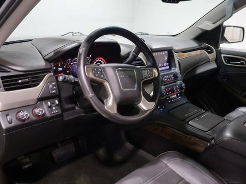 Used 2016 GMC Yukon XL Denali w/ Open Road Package AWD/4WD image 17