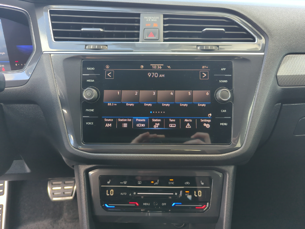 Used 2023 Volkswagen Tiguan SE R-Line FWD image 34