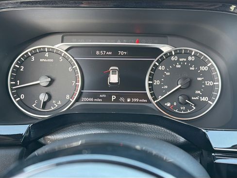 Used 2023 Nissan Pathfinder SV w/ SV Premium Package image 41