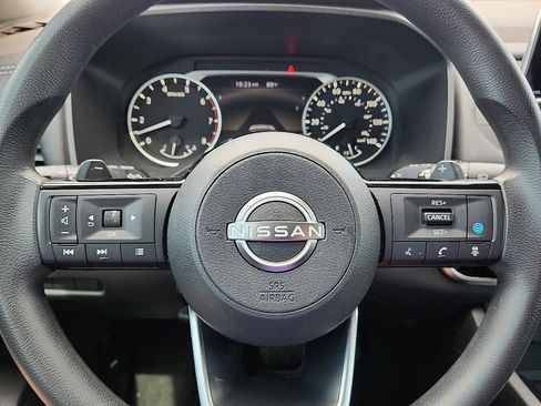 Used 2023 Nissan Rogue SV image 11