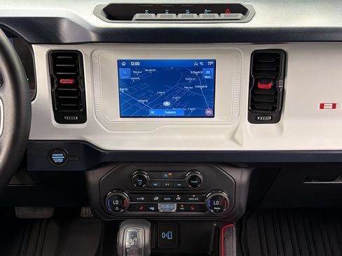 Used 2023 Ford Bronco Heritage Edition AWD/4WD image 20
