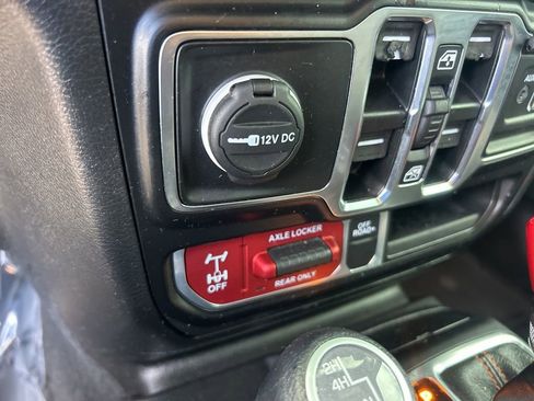 Used 2022 Jeep Gladiator Mojave w/ Trailer Tow Package image 40