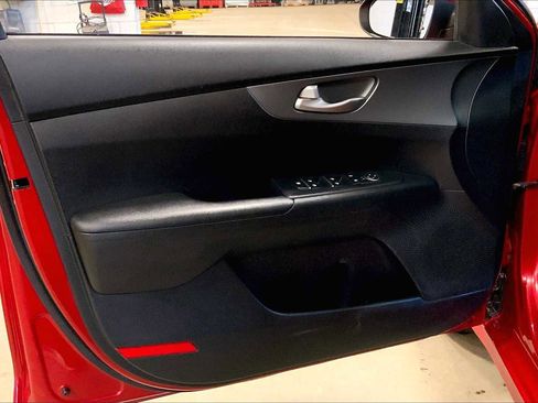 Used 2019 Kia Forte LXS image 19