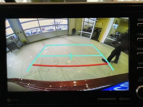 Certified 2021 Toyota Highlander XLE image 20