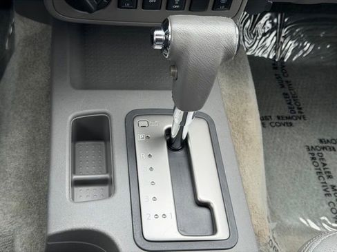 Used 2016 Nissan Frontier SL w/ Moonroof Package AWD/4WD image 16